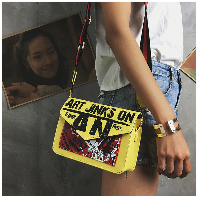 Bolso De Hombro Ancho Con Letras De Graffiti Nuevo Casual Coreano display picture 28