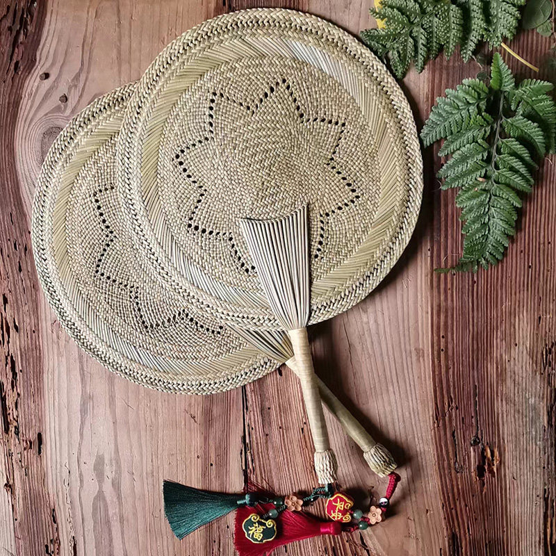 Pu fan Chinese style handmade fan Hanfu ancient style hand-shake cool baby mosquito repellent traditional straw tassel old-fashioned fan