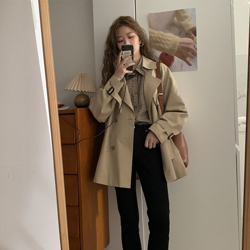Short version of the wind clothes woman 2022 Early spring autumn new Korean version Inn-style Inn Wind coat jacket small sub-pop temperament