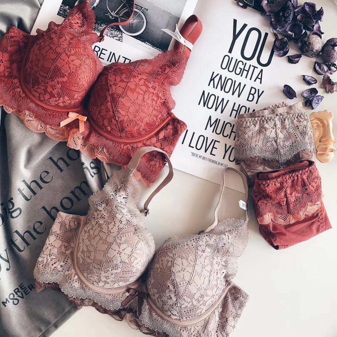 Rice underwear custom ring-free girl French sexy imported lace mid-mold cup super gathered bra set AB