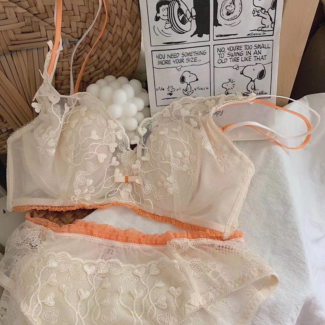 Superior Eight Happy Summer Sexy Ultrathin Cup Big Chest Display Small Underwear Suit Soft Steel Ring Comfort on Comfortable Fit type Bra