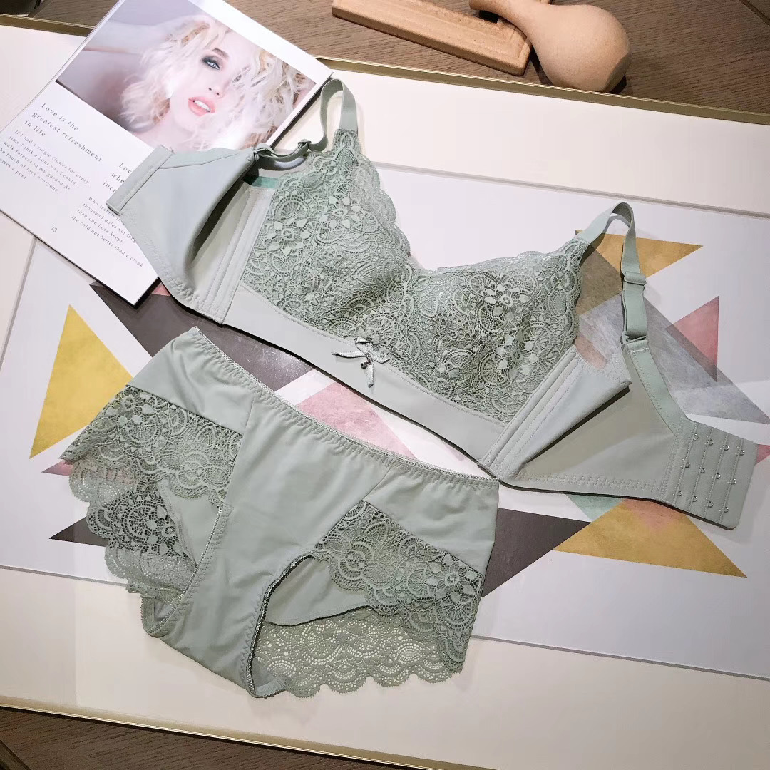 You Baxi big chest shows small comfort Ice silk Sexy lace edge without rims gathered ultra-thin CD cup underwear set