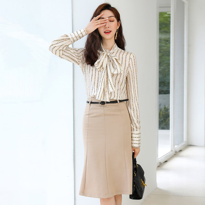 Career Suit Temperament Goddess Van 2022 Spring Fashion Name Yuan High-end Set Skirt Retro Port Wind Shirt Workwear