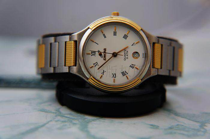 Stock brand new Swiss Old brand Ying @ Naggi Old Orioles Golden Quartz Men's Watches v8 Movement