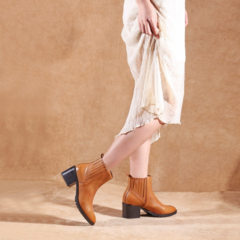 Fatina Chelsea boots nữ 2019 mùa thu và mùa đông mới của phụ nữ giày ống tròn mũi giày gót dày giày cao gót giữa kiểu Âu và Mỹ Giày cổ ngắn retro - Kính khung