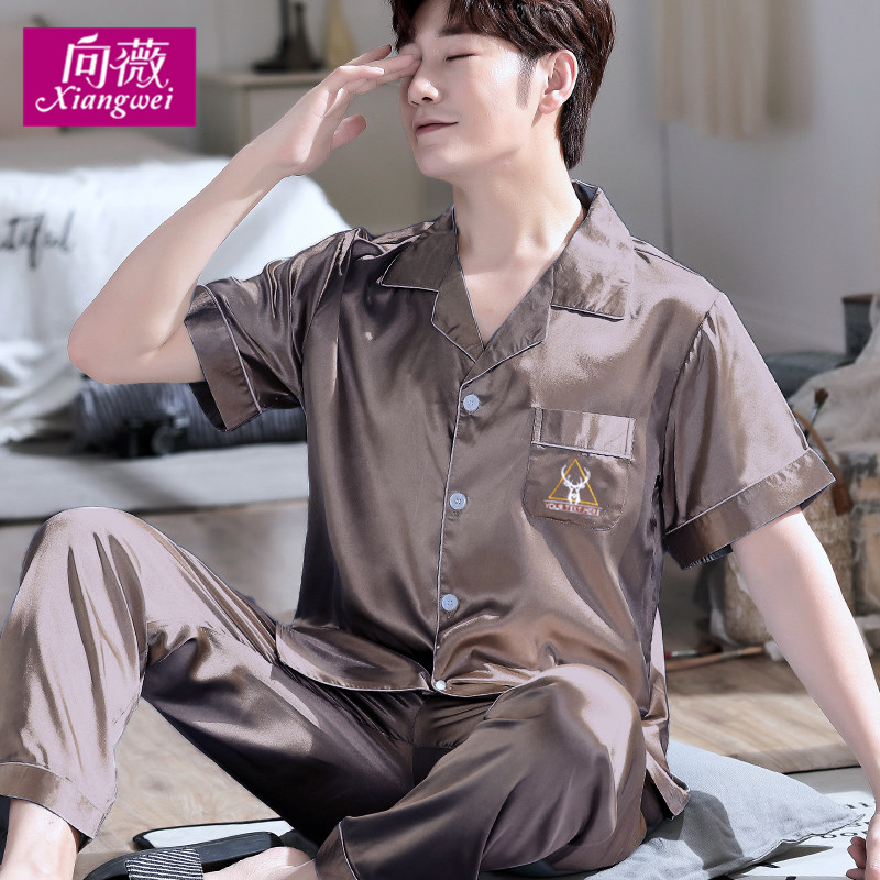 Bộ đồ ngủ Mens Xuân Thu ngắn Sleeves Ice Silk Slim Home Mang Mens Silk Loose kích thước lớn Summer Set.