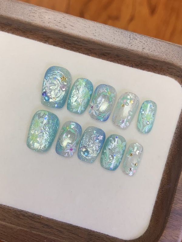 「Bibei Lily」Handmade Wearable Nails with a Cool Summer Feel, Gradient Carving, Can Be Used as Short Nails for Everyday Use and Enhance Complexion
