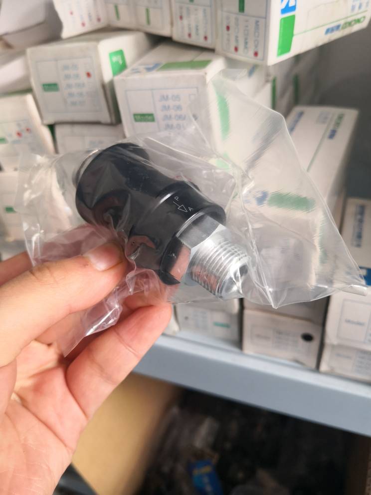 Mountain-resistant pneumatic sliding switch MS-22MF hand slide valve HSV-08 10 15 push valve control air valve