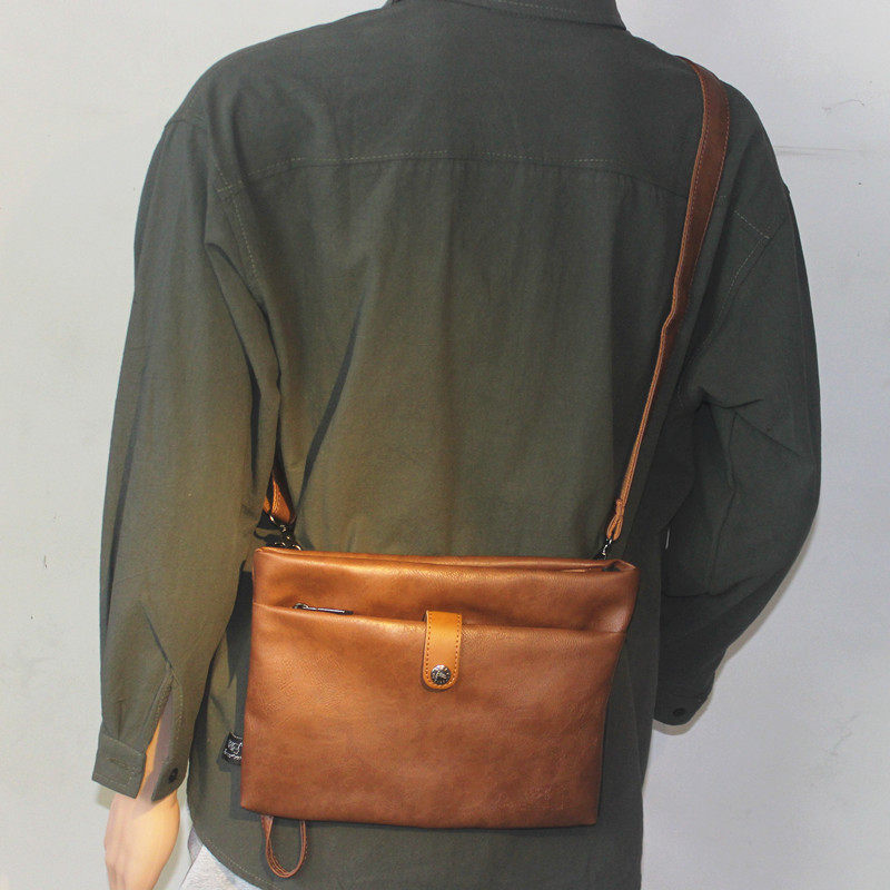 Day Series Trend Hands with Pack Han Edition Men Laced Satchel Individuality Soft Leather Single Shoulder Bag Retro cross-pack Handbag Chains