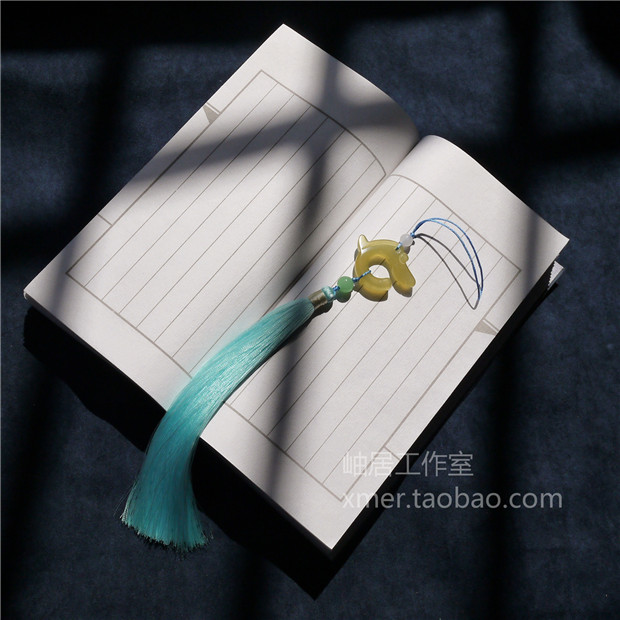 Ancient Fengyu Long Dragon Ice Filament Mid-stream Soda Photography Profile Han clothing hanging longhand-mounted fan fan