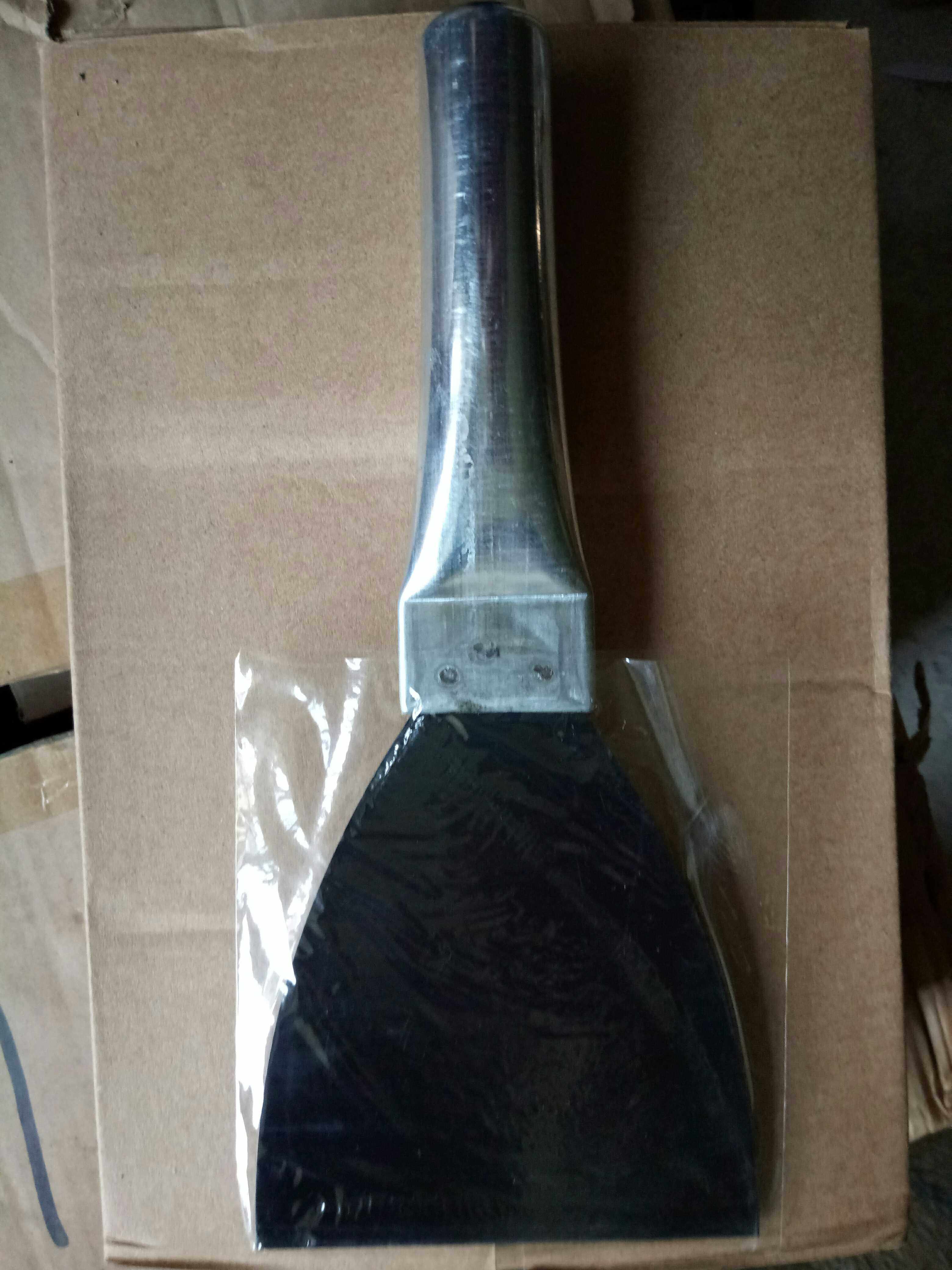 Market Wholesale Price 4 Inch Iron Handle Grilled Manganese Steel Putty Knife-Taobao