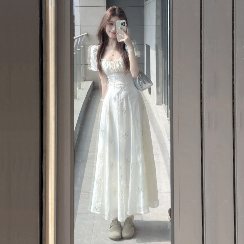 French-Style Gentle Puff-Sleeve White Dress for Women, Summer 2026 New Model, High-End, Elegant, Waist-Cinching Long Dress