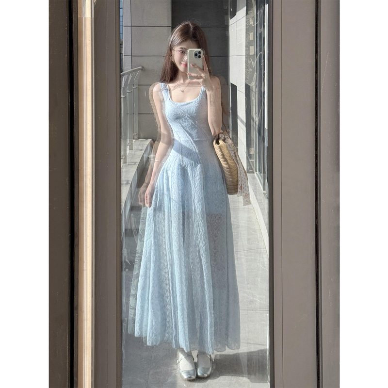 French-Style Blue Spaghetti Strap Dress for Women, Summer 2026 New Model, High-End, Elegant, Stunning, Waist-Cinching A-Line Long Dress