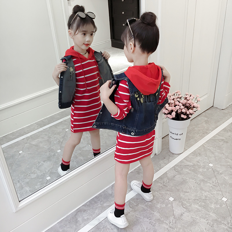 Mùa xuân váy cô gái phù hợp với không khí 2020 mới vừa baby công chúa váy cô bé denim jacket hai mảnh bộ.