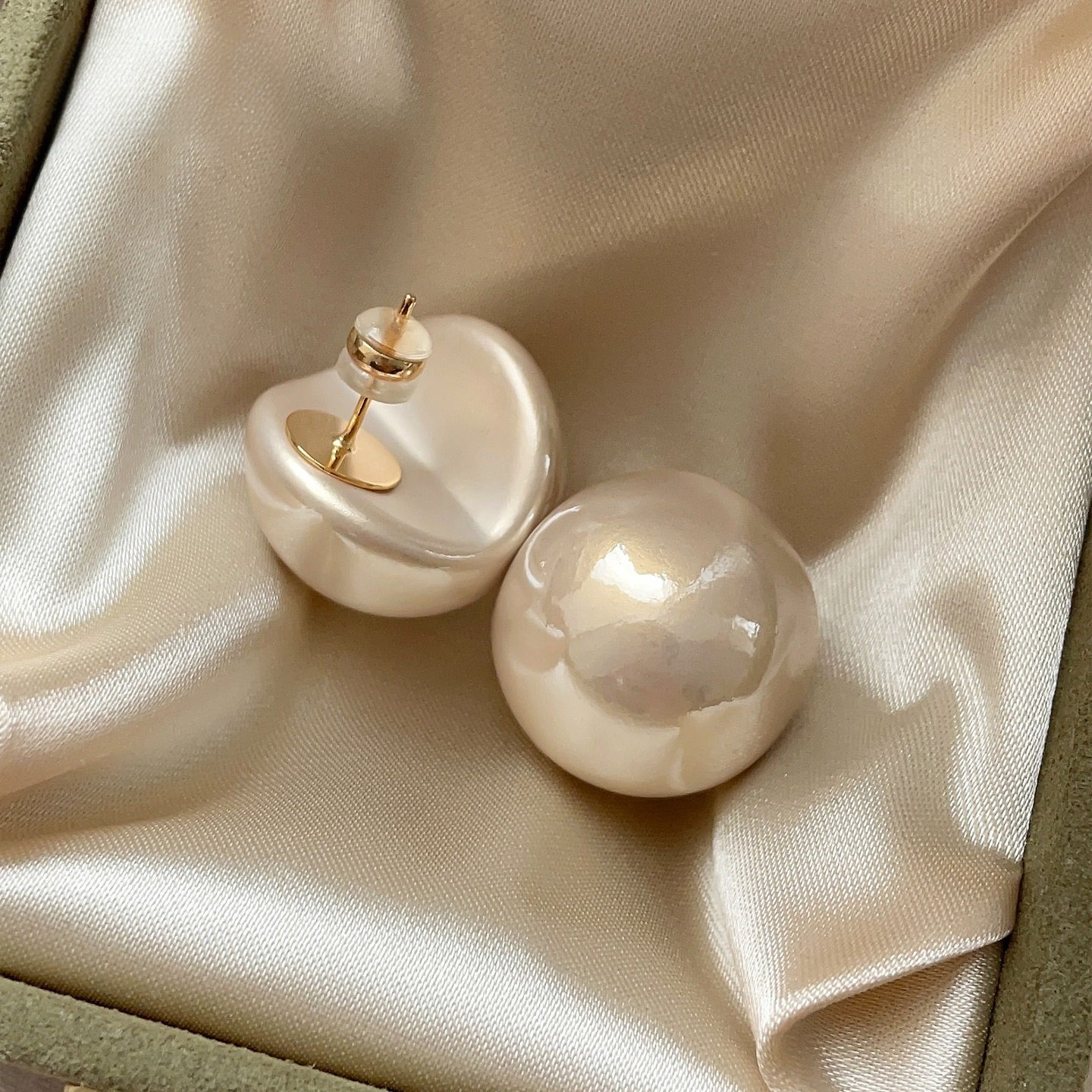 French Retro Imitation Pearl Earrings for Women 2025 New Hot Style High-End Elegant Simple Versatile Earrings Niche Earrings