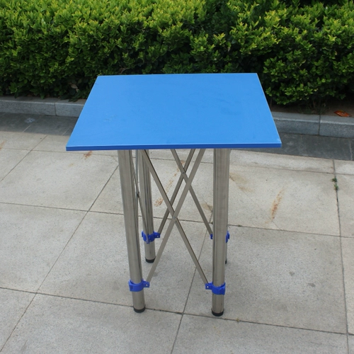 Тренер на настольном теннисе обратно в профессиональный однократный однократный перегородка.