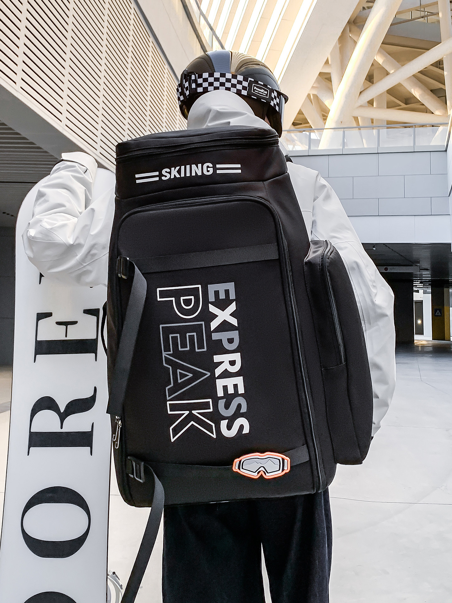 Extra Large Capacity Sports Training Ski Bag Snowshoe Helmet Clothing Storage Bag Travel Bag Men's Backpack Backpack