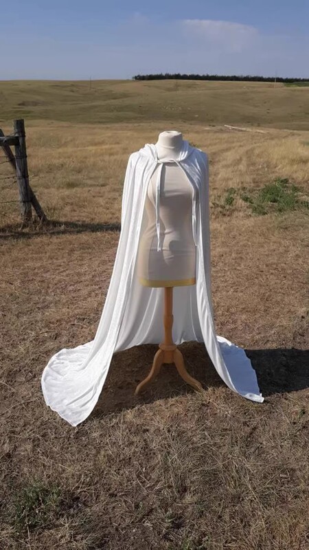 Stage Costume Performance Clothing White Velvet Long Cape with Tie at the Neckline Halloween Cloak Multi-Color Versatile Thin Style