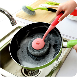 Color long handle with wire ball washing pot brush Kitchen hanging plastic cleaning brush to remove oil washing dish brush