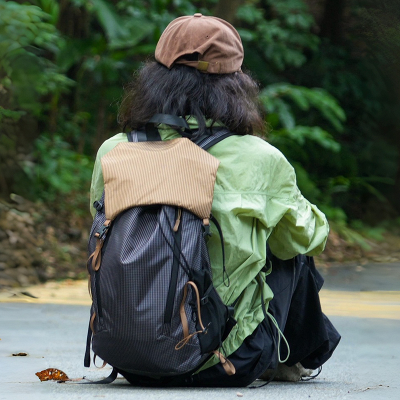 Single-Day Outdoor Lightweight Hiking and Mountaineering Backpack, Foldable, Water-Resistant, Stylish, for Climbing, Commuting, and Summiting