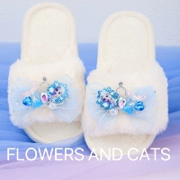 Светло-желтый