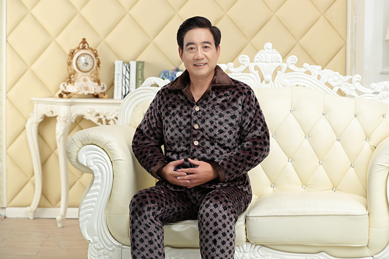 Bộ đồ ngủ nam dày ấm nhỏ áo ngủ nhỏ quạt nhỏ mùa đông đôi bông phục vụ nhà bông cashmere bộ đồ ngủ dài tay đồ bộ nam mặc nhà