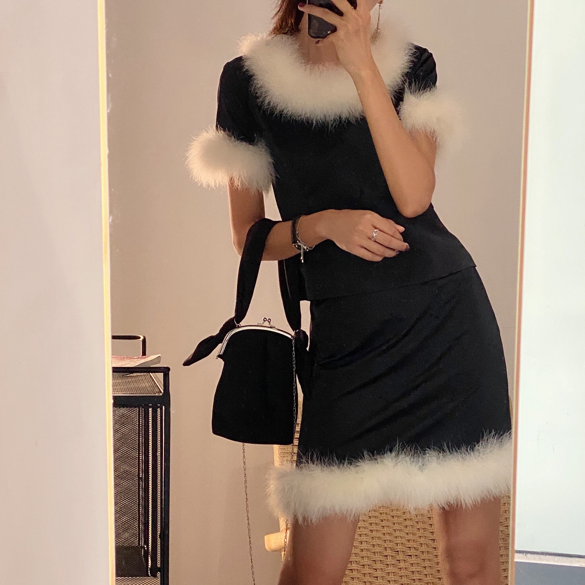 I have a cat outside, a niche design, autumn and winter, Japanese style, slim and cute, retro plush suit skirt