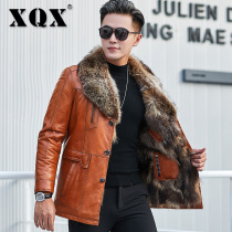 Fur one-piece mens leather leather coat Raccoon hair liner Winter Haining Fur Parker clothing coat Oil wax leather jacket