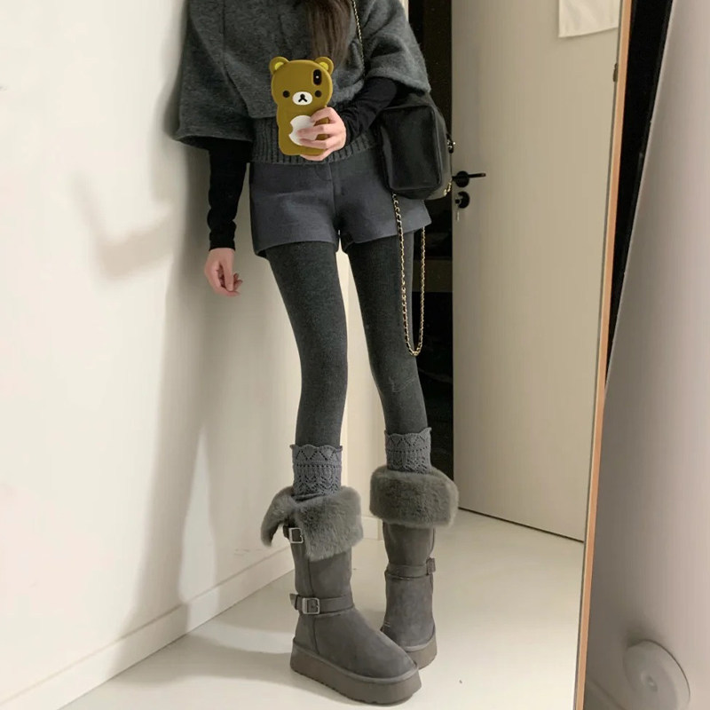 Dark Gray Woolen Shorts for Women, Suitable for Outerwear in Autumn, Thickened, High-Waisted, Tight-Fitting, Hip-Hugging Pants, Petite Hot Girl Leggings, Boot Shorts Dark Gray Woolen Shorts for Women, Suitable for Outerwear in Autumn, Thickened, High-Waisted, Tight-Fitting, Hip-Hugging Pants, Petite Hot Girl Leggings, Boot Shorts