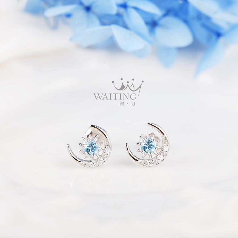 Moonlight Stone Pure Silver Ear Ring Ear Needle Female Ear Accessories 2021 New Stars Moon Senior Small Crowd Design Sense Sleep not to be taken off
