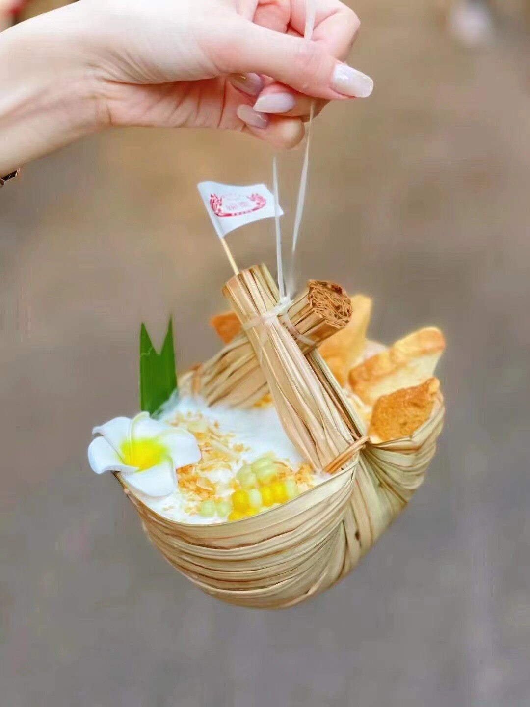 Spot Thai Featured Net Red Ice Sand Coconut Bowl bamboo basket Tangle Rattan basket (full 50)