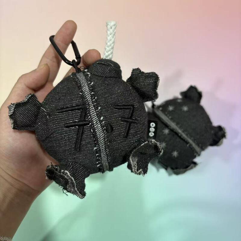 Bts Concert Merchandise: Same Style Plush Keychain as Bts, Black Bomb Pendant, Bag Charm, DIY Version