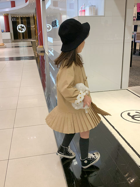 Girls' Western style mid-length windbreaker 2022 spring new Korean version of the children's POLO collar pleated skirt girl jacket trend