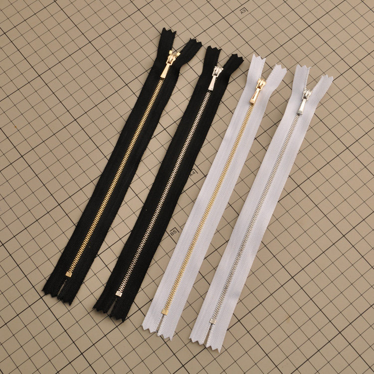 Handmade DIY BJD baby clothes accessories 1# metal zipper closed tail closed black and white super dense teeth 20cm