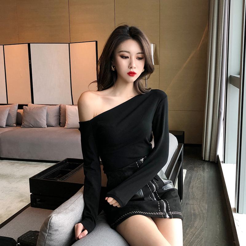 Black hit undershirt woman 2022 spring autumn new ins Chaoters sexy lined shoulder long sleeves Slim T-shirt Blouse