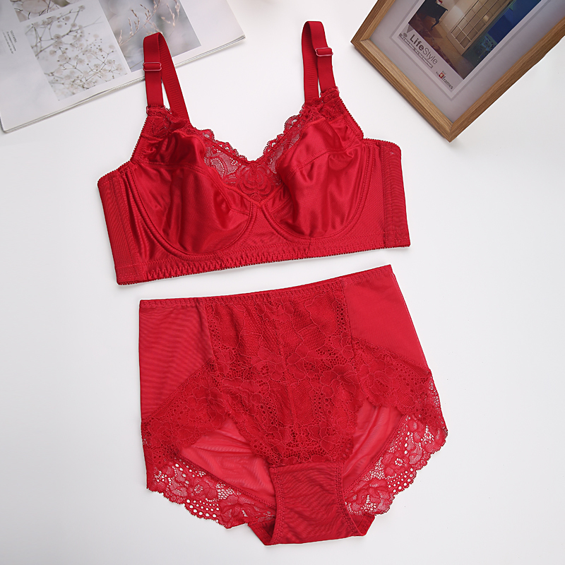 Red Lingerie Set for the Year of the Horse, Designed to Make Large Busts Appear Smaller, Thin Full-Cup Underwire Bra and Panties in Plus Size