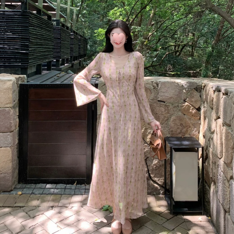 French-Style Elegant Design Long-Sleeved V-Neck Floral Dress for Women, Early Autumn New Style, Waist-Cinching, Slimming, Gentle Style Long Dress