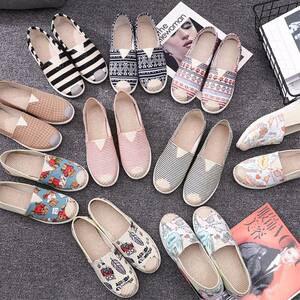 2026 Women's Spring Slip-On Flat Old Beijing Canvas Shoes Women's Casual Breathable Soft Sole Korean Style Lazy Single Shoes