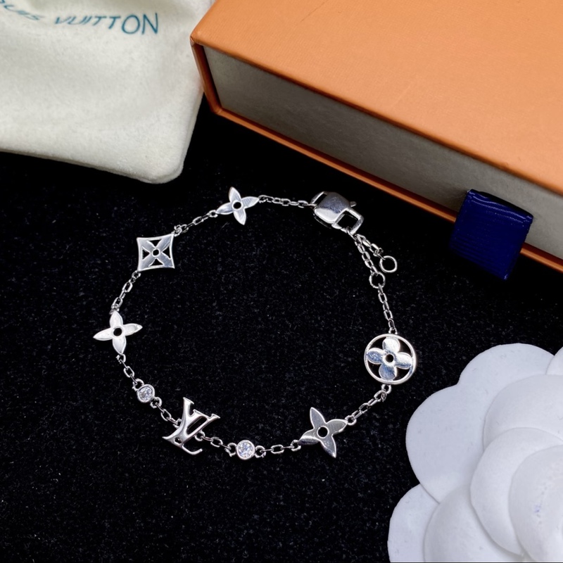 Lv Louis Vuitton Idylle Blossom Classic Monogram Four-Flower Bracelet Diamond 18K White Gold Women's Model