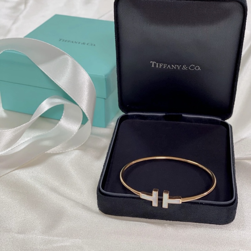 Tiffany & Co. Tiffany t Series Double t White Mother-Of-Pearl Bracelet 18K Rose Gold Adjustable Opening