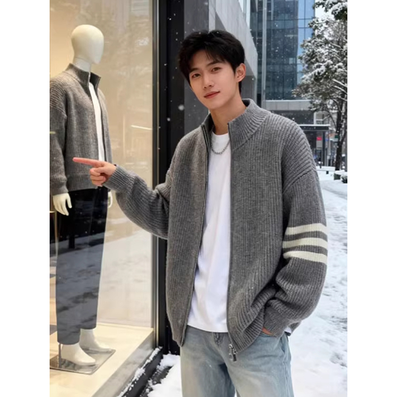 Gray Stand-Up Collar Cardigan Sweater for Men, Winter Korean Style, Atmospheric Knitwear with Three Stripes, Lazy Casual Sweater Jacket