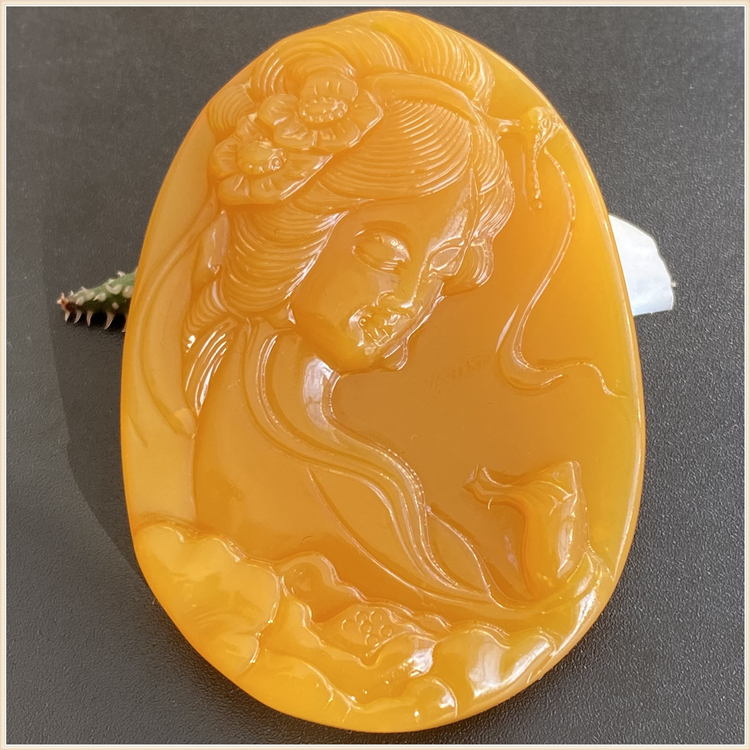 Yellow Dragon Jade Burmese Yellow Beauty Maid Encounter Noble Pendant Pendant Burmese Chicken Oil Yellow Beauty Character Jade Pendant