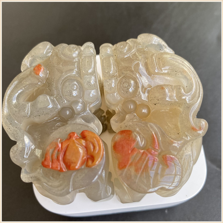 Yunnan jade yellow dragon jade jinsha cat a pair of hanging ice species to attract wealth to ward off evil transport overlord cat cat