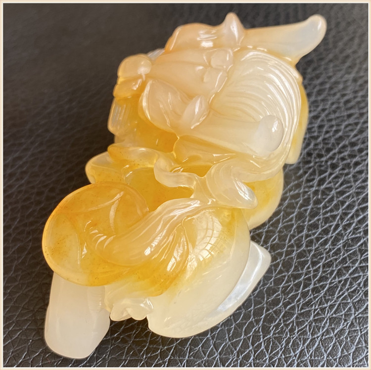 Huang Longyu Ice Skin Penguin Man and Women Money Chain Recruit the Yuxin Yu Pickle Handle