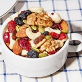 Ежедневные орехи, смешанные с сушеными фруктами Большой подарочный пакет беременная женщина еда детская закуска 30 маленьких сумков.