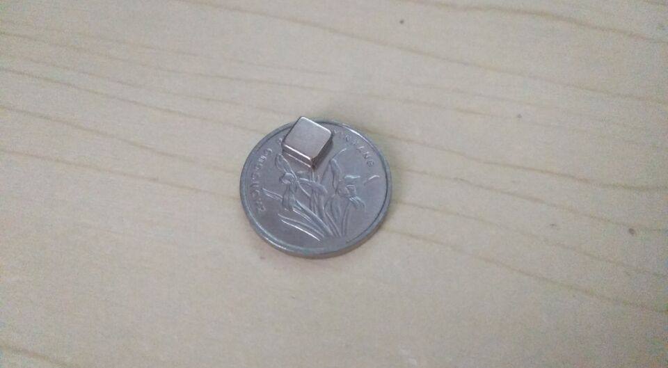 Strong magnet square powerful magnet F5x4x3mm rare earth permanent magnet king square strong magnet 5 * 5 * 5mm