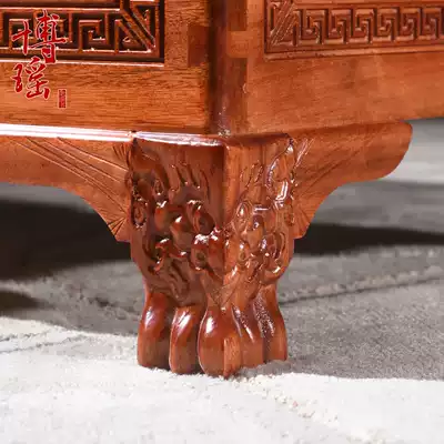 A set of camphor wood tiger feet(including 4) and camphor wood box are taken together(single shot will not be shipped)