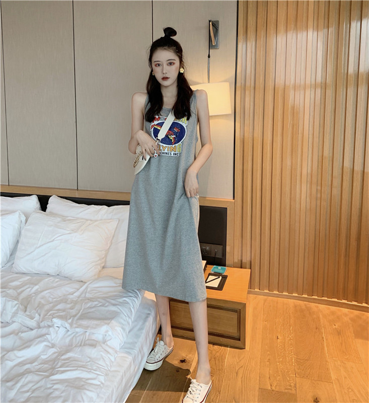 VK旗艦店 韓國風性感露背開叉時尚無袖洋裝