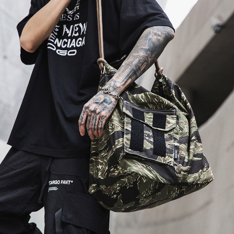 Large Capacity Tiger Spotted Camouflated Single Shoulder Bag Men's Fashion Trends Army Meme Tactical Bag Outdoor Sport Brief Sloped-to-Bag Woman