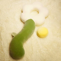 Белая подушка, в цветочек